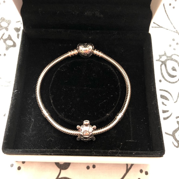 PANDORA Heart Clasp Snake Chain Bracelet with Pave Sea Turtle Charm - Picture 3 of 4